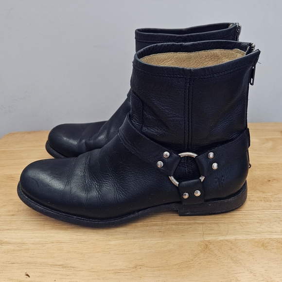 Frye Phillip Harness Short Ankle Boots Womens Size 8.5 Black Leather Zip Moto - Picture 3 of 9